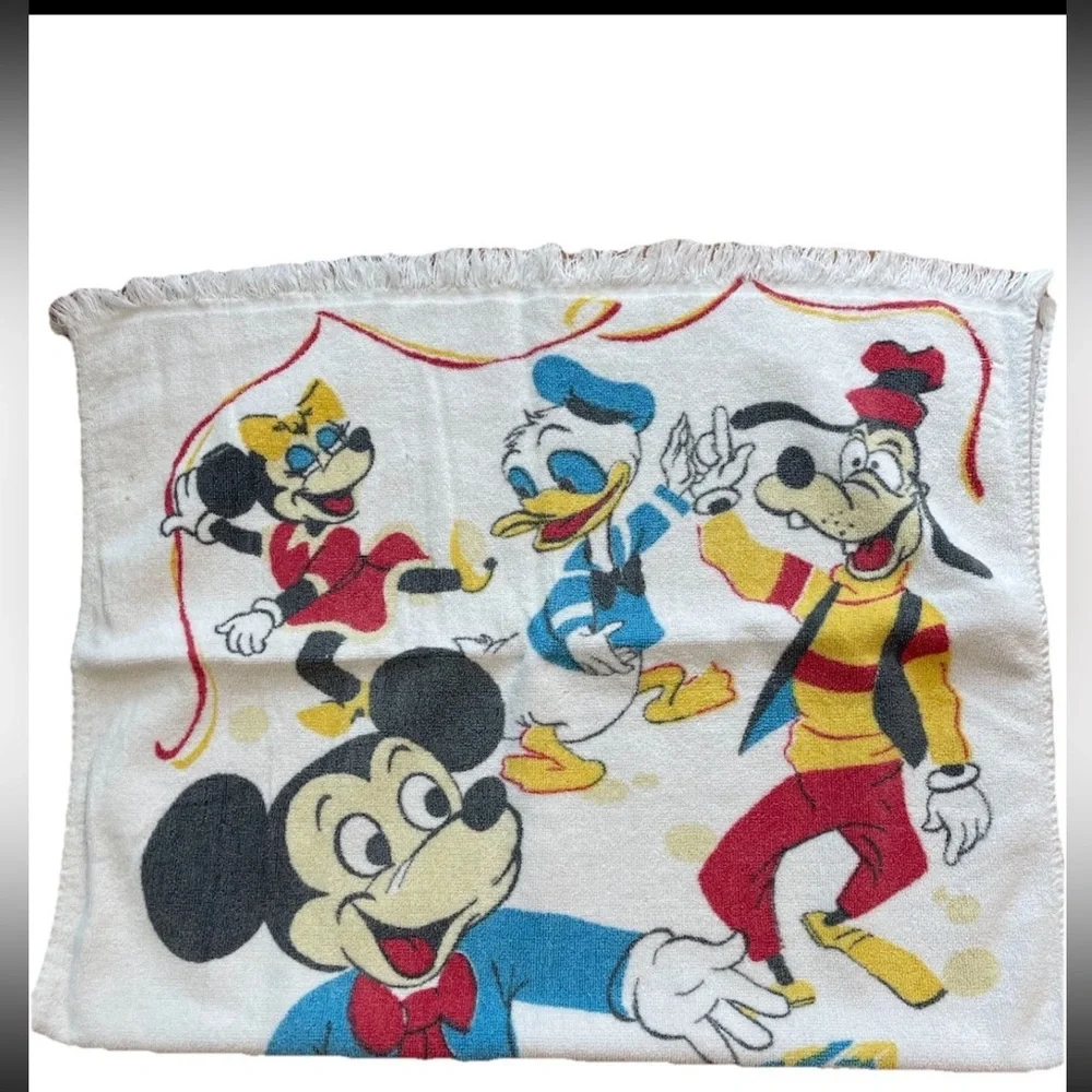 Walt Disney productions Wamsutta heritage 1970s all cotton bath towel‎ 39”x23”